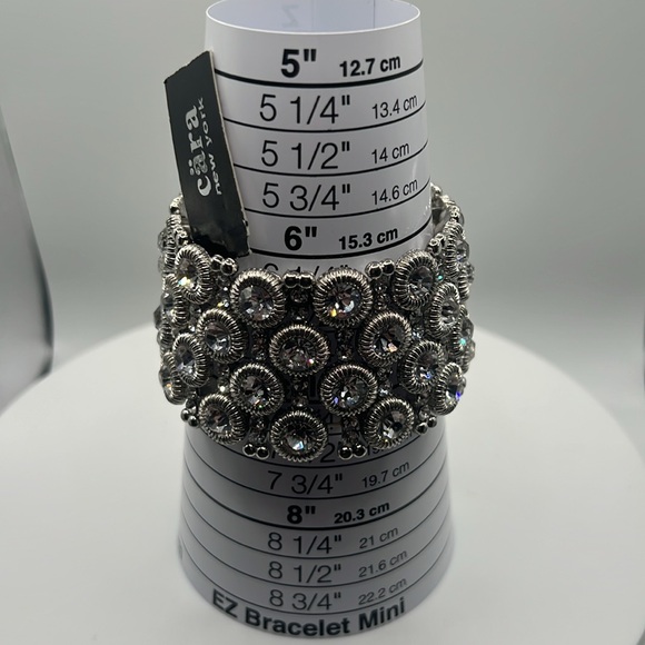 1342. Cara New York Elegant Silver Crystal Stretch‎ Bracelet - Picture 5 of 5